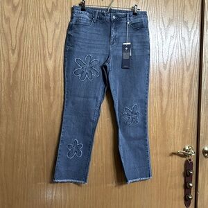 Laurie Felt Straight Leg Frayed Crop Denim with Flower Patches